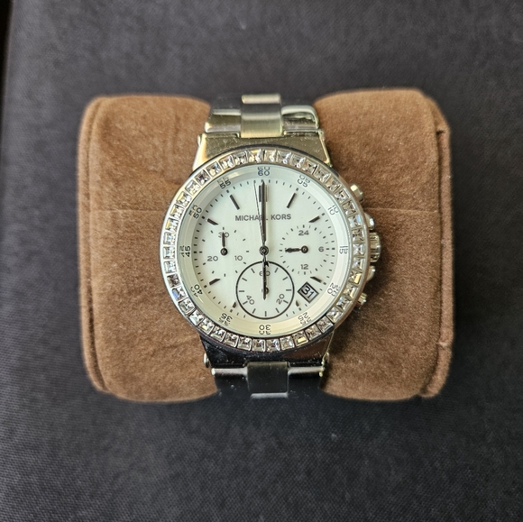 Michael Kors Women's Watch - Picture 2 of 6